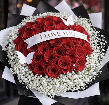 Romantic Red Rose Bouquet