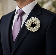 Baby’s Breath Boutonnière