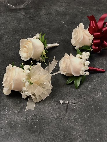 Ivory Rose Boutonnière Set